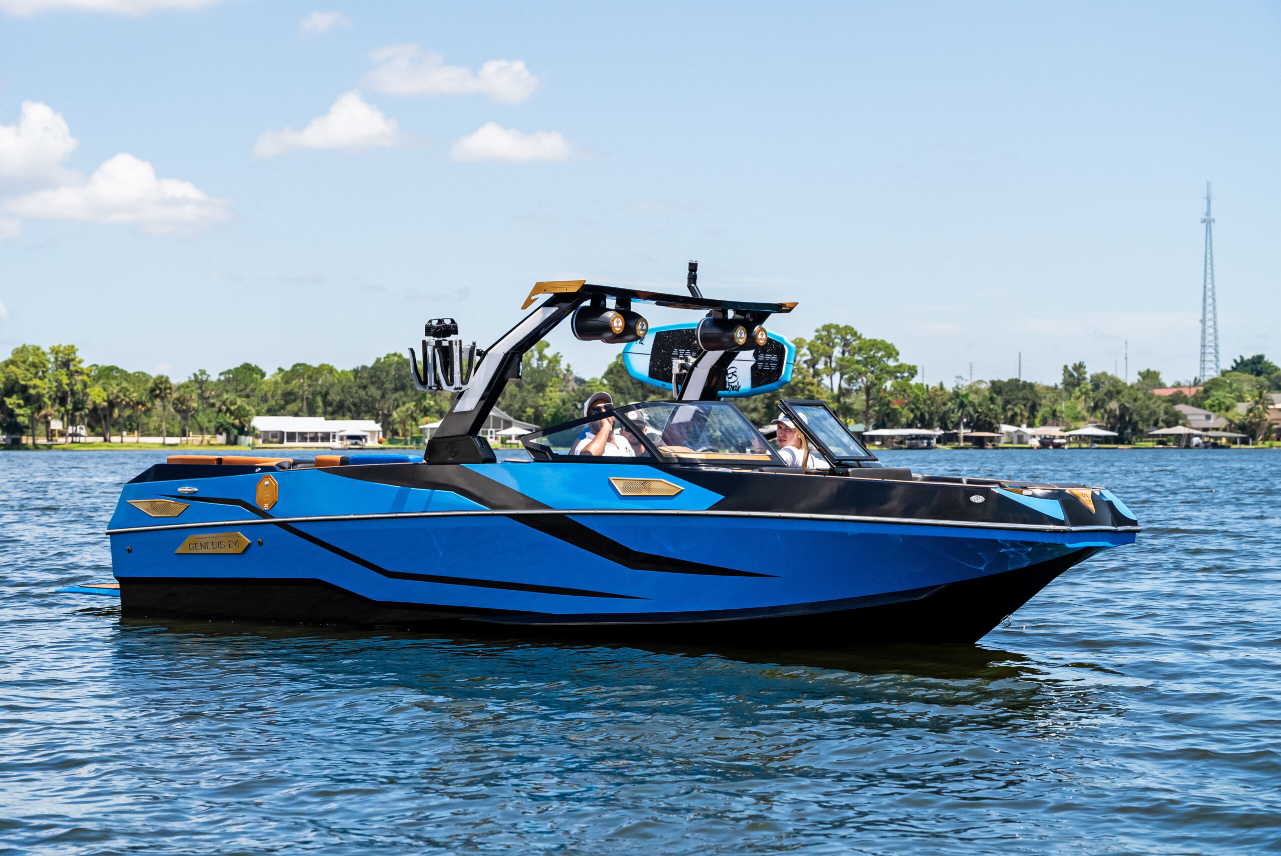 Genesis 24 hull and deck detail